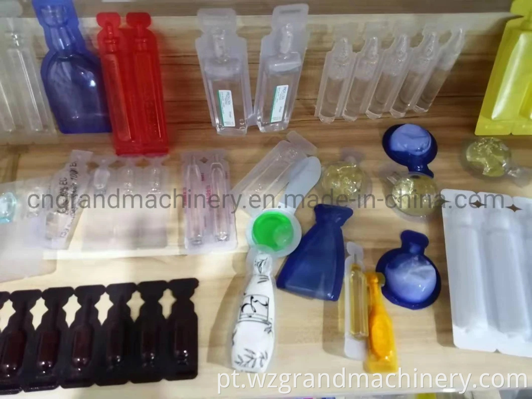 Máquina farmacêutica 5 Cabeça de enchimento da máquina de vedação de enchimento da ampola de plástico para o líquido oral GGS-240